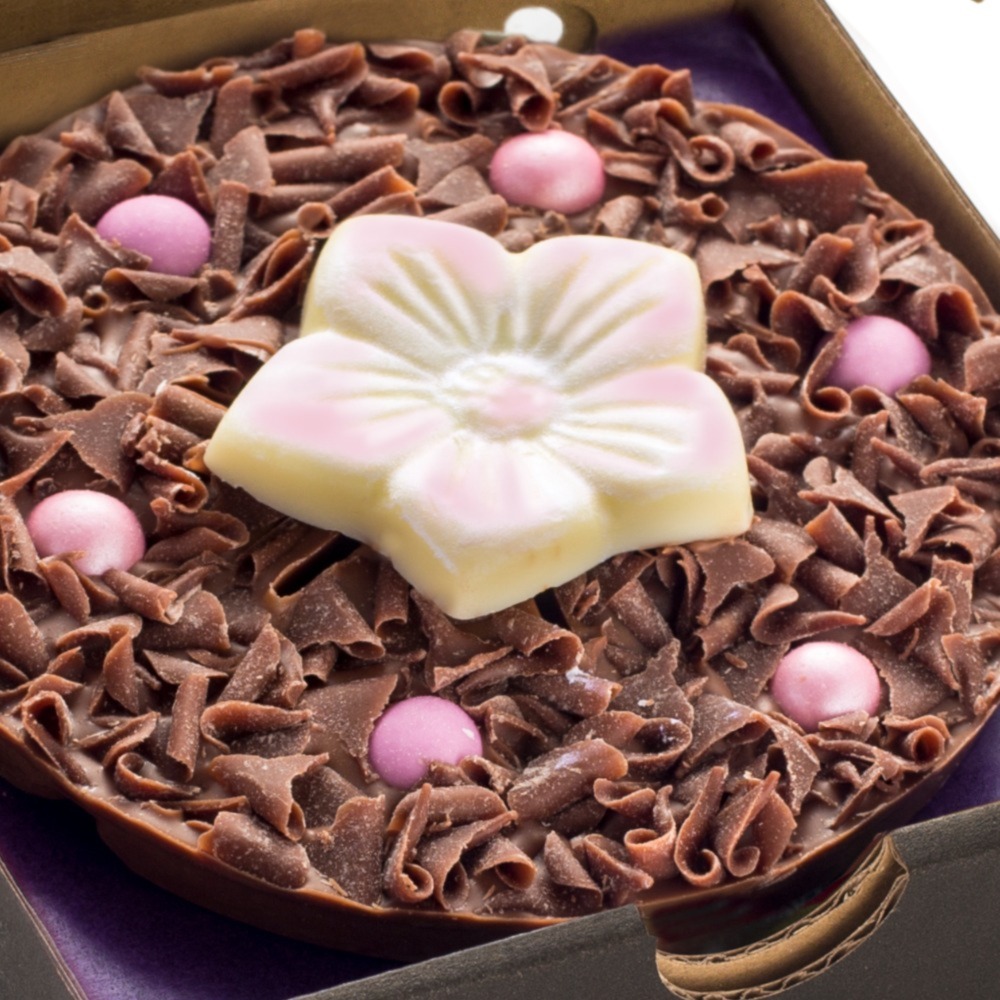 Beautiful Mini Chocolate Pizza - ideal for Mother's Day.